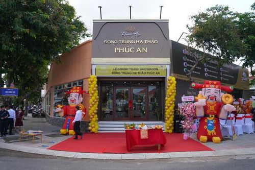 Danh ca Ngọc Sơn chính thức khai trương thương hiệu Đông trùng hạ thảo Phúc An
