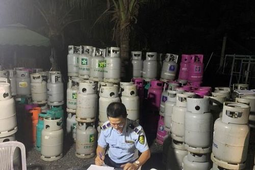 Thu giữ hơn 300 bình khí gas LPG đã qua sử dụng không đảm bảo an toàn