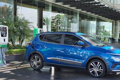 Đề xuất chính sách khuyến khích, hỗ trợ phương tiện giao thông dùng điện, nhiên liệu xanh