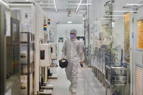 Samsung bắt đầu sản xuất dòng chip DRAM siêu mỏng
