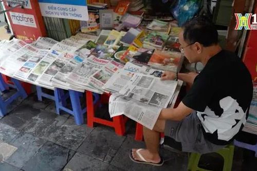 Sạp báo sáng
