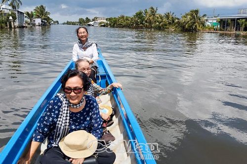 Bùi ngùi thăm lại chốn xưa