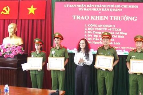 Khen thưởng vụ triệt xóa nhóm chuyên dàn cảnh móc túi tại các sự kiện, lễ hội