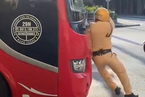 Xác minh clip tài xế ô tô khách húc đẩy CSGT Hải Dương và tăng ga bỏ chạy