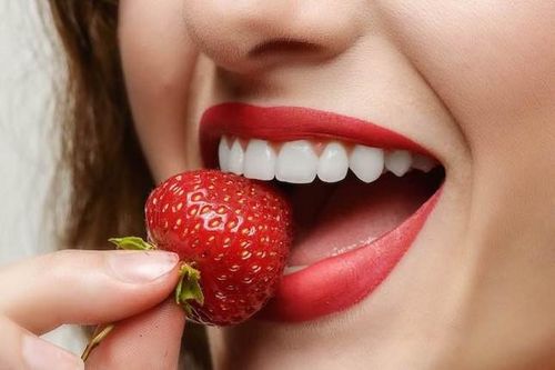 Làm trắng răng tại nhà không khó, bắt đầu với thói quen sử dụng ống hút
