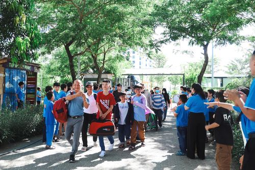 Trường Hy Vọng đón gần 100 học sinh mới nhập trường năm học 2024-2025