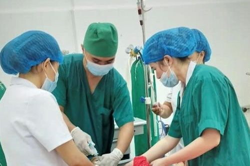 Điện Biên: 8 y, bác sĩ hiến máu cứu sản phụ