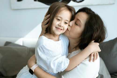 8 cách hiệu quả để dạy con đồng cảm