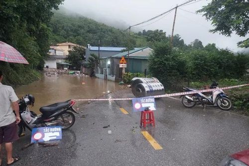 Điện Biên: mưa lớn gây sạt lở nghiêm trọng, quốc lộ 12 ách tắc cục bộ