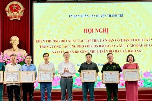 Huyện Thanh Trì: khen thưởng các tập thể, cá nhân xử lý sự cố bão lụt
