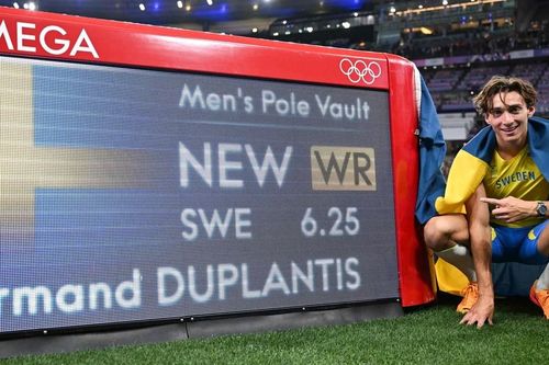 Môn nhảy sào Olympic 2024: 'Người bay' Duplantis lần thứ 9 phá kỷ lục thế giới