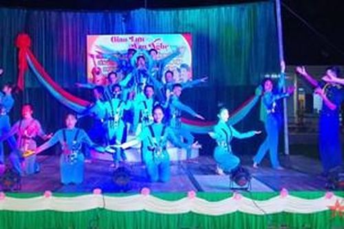 Không đơn giản trong hoạt động văn nghệ