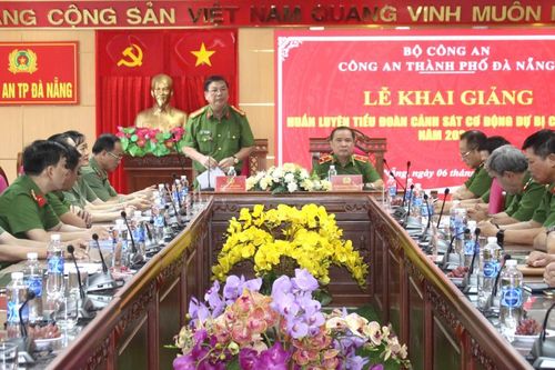 Khai giảng huấn luyện Tiểu đoàn Cảnh sát cơ động dự bị chiến đấu năm 2024