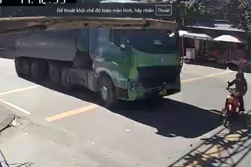 Bị tông tử vong khi băng qua đường