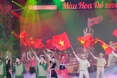 Vang khúc tráng ca Màu hoa đỏ