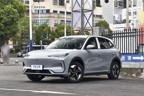 Geely Galaxy E5 từ 367 triệu đồng - 'thách đấu' BYD Atto 3 ở Việt Nam
