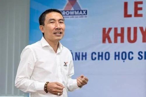 Tổng giám đốc và Tập đoàn ngành tôm GrowMax được vinh danh tại Tokyo-Nhật Bản