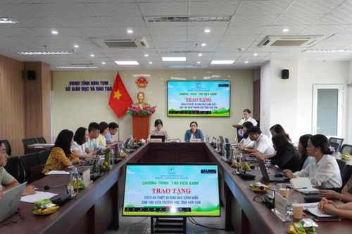 Kon Tum tiếp nhận sách giáo khoa, trang thiết bị dạy học chuẩn bị cho năm học mới