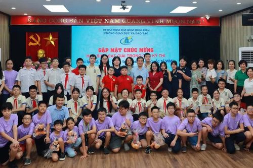 Quận Hoàn Kiếm biểu dương học sinh đạt thành tích xuất sắc