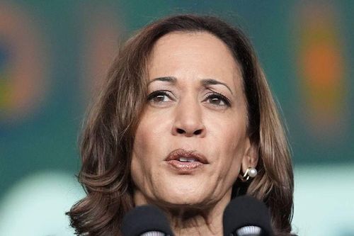 Bà Kamala Harris chấp nhận đề cử của đảng Dân chủ, công bố người đồng hành