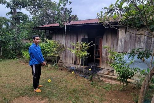 Anh trai đốt nhà em gái, bắn em rể