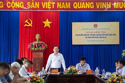 Hội đồng phối hợp PBGDPL Trung ương làm việc với thành phố PLeiku