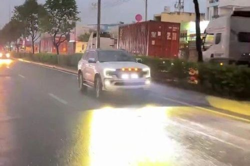 Hiểm họa khi 'sân khấu di động' tham gia giao thông