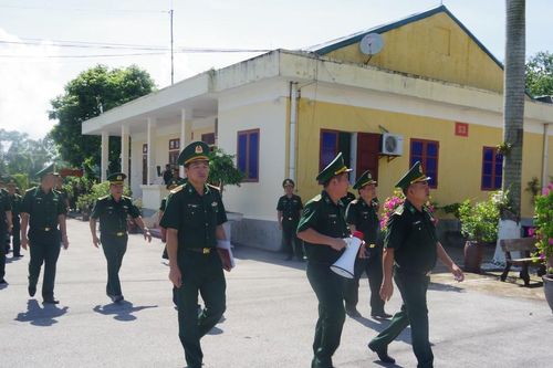 Kiểm tra đơn vị điểm về 'Xây dựng chính quy, quản lý kỷ luật' tại Quảng Ninh