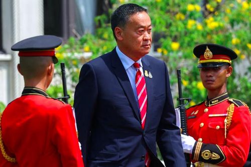 Sinh mệnh chính trị của Thủ tướng Thái Lan bị đe dọa
