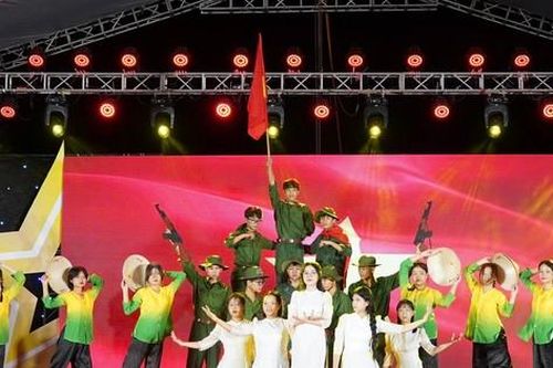 Hơn 1.000 đoàn viên thanh niên tham gia Hội trại Chiến thắng Thượng Đức