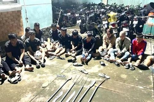 Công an vây bắt hội 'Kiến lửa 6789' ở Bình Dương