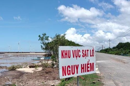 Công bố tình trạng khẩn cấp sạt lở đê biển Đông