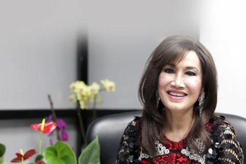 Danh ca Thanh Lan: Chồng Tây kém 9 tuổi chiều tôi như 'em bé'