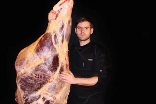Thịt 'ngủ đông' 15 năm có giá hơn 80 triệu đồng/kg, khách muốn ăn phải đặt trước