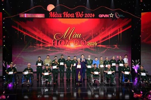 Chương trình nghệ thuật đặc biệt 'Màu Hoa Đỏ' lần thứ 17