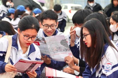 Buồn vui của tân sinh viên mùa nhập học