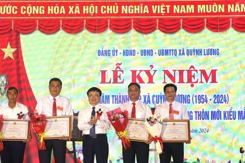 Xã Quỳnh Lương (Quỳnh Lưu) kỷ niệm 70 năm thành lập và công bố Quyết định đạt chuẩn nông thôn mới kiểu mẫu