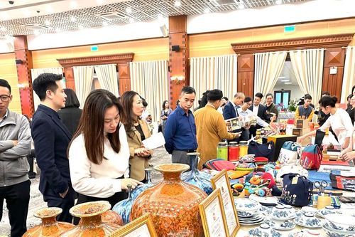 Cần nhiều động lực mới, thúc đẩy tiêu thụ sản phẩm làng nghề truyền thống