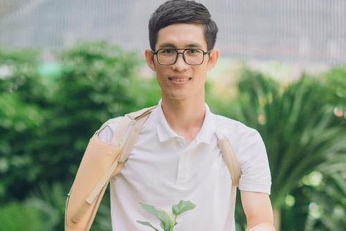 Nghị lực của chàng thạc sỹ nông nghiệp mất hai cánh tay sau tai nạn