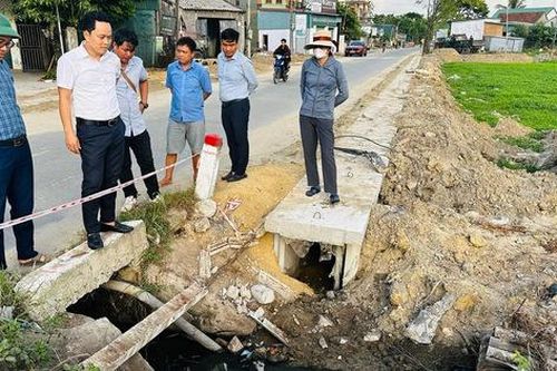 Vụ nước thải sinh hoạt ùn ứ gây ô nhiễm: Cơ quan chức năng vào cuộc
