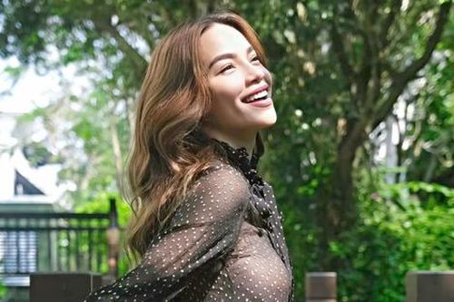'Mốt' xuyên thấu không phản cảm của Hồ Ngọc Hà