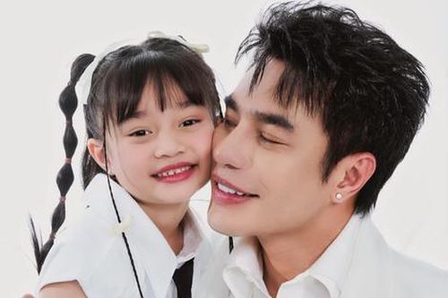 Nhóc tỳ Vbiz được bố 'dùng mối quan hệ' chuẩn bị 12 năm nữa thi Miss Grand Vietnam?