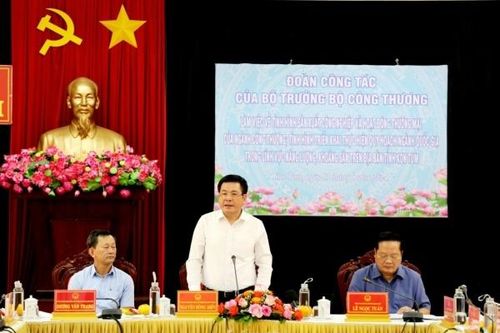 Bộ trưởng Nguyễn Hồng Diên làm việc với tỉnh Kon Tum