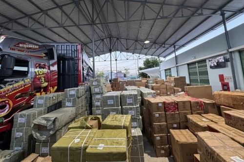 Phú Yên: Kịp thời ngăn chặn xe vận chuyển hơn 20 tấn mỹ phẩm, đồ điện không rõ nguồn gốc