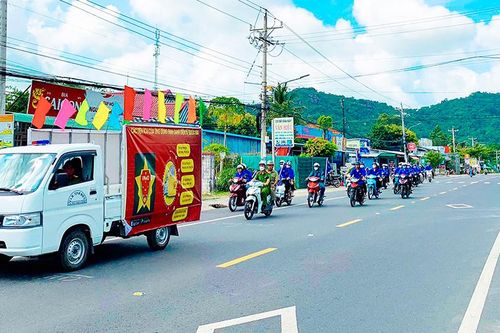 Tạo 'đòn bẩy' phát triển thị xã biên giới Tịnh Biên