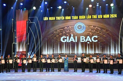 Người lính An Giang làm truyền hình