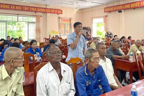Lãnh đạo xã Châu Lăng đối thoại với Nhân dân
