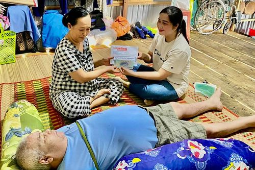 Ban Công tác Xã hội - Từ thiện Báo An Giang trao hơn 75 triệu đồng giúp đỡ bệnh nhân nghèo