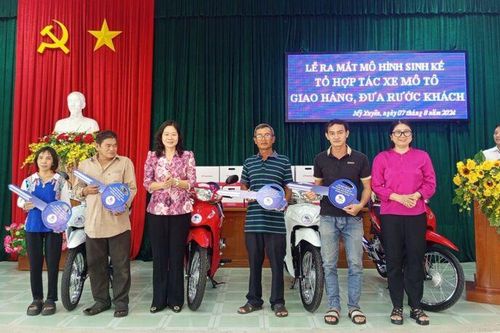 Ra mắt mô hình sinh kế ở 2 phường Mỹ Bình và Mỹ Xuyên