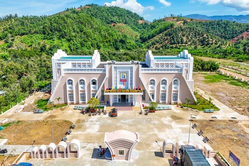 Ngôi nhà chung của thiếu nhi Khánh Sơn
